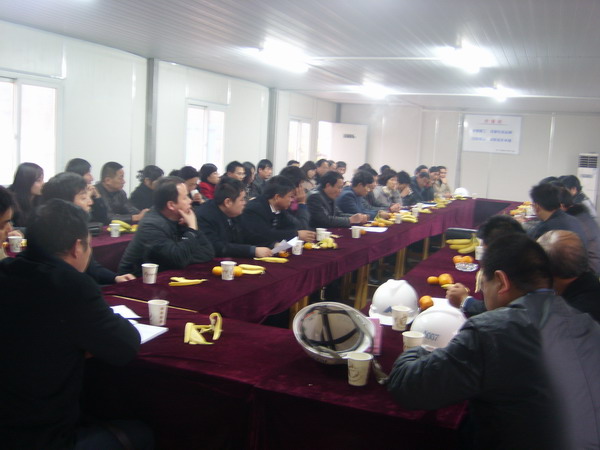 南京棲霞區(qū)馬群街道辦到我公司進(jìn)行了考察，開展了有關(guān)科學(xué)發(fā)展觀的研討會